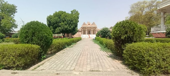 agra - dadawadi shri vardhaman mahavir swami bhavan